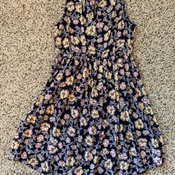 Girls dress - Picture 2 of 3